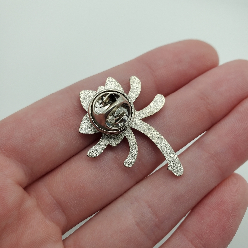 NWT Blue flower pin - Picture 3 of 4